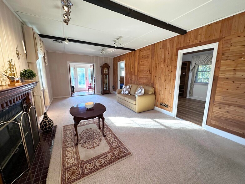 Building Photo - 7445 Orion Ave