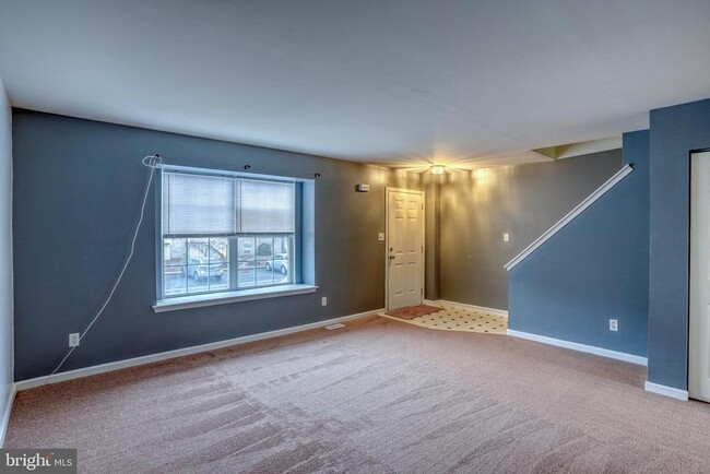 Building Photo - 407 Champs Ln