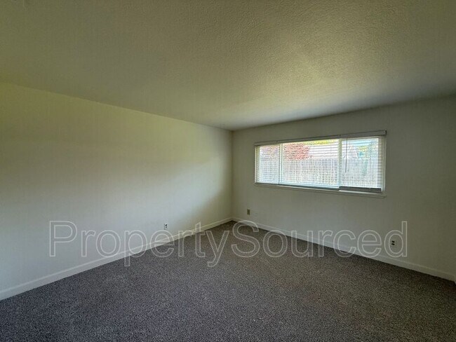 Building Photo - 1462 Snyder St