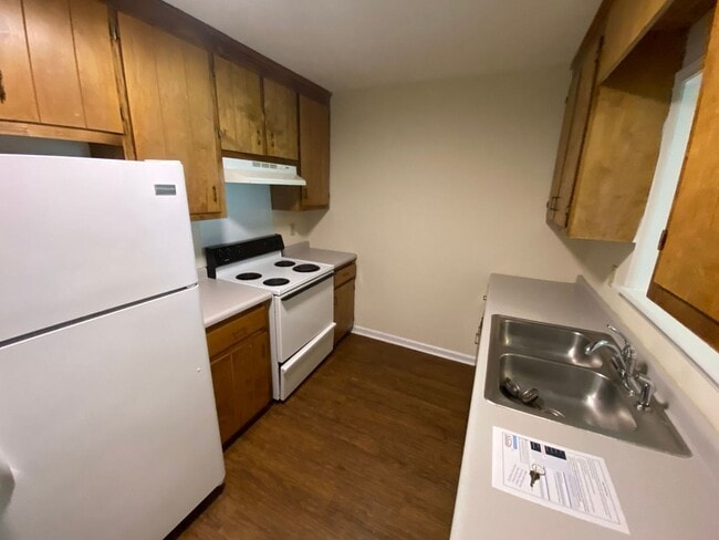 Building Photo - PRE-LEASING FOR AUGUST 7 2026!