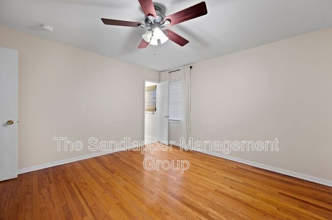 Building Photo - 628 Highwood Cir