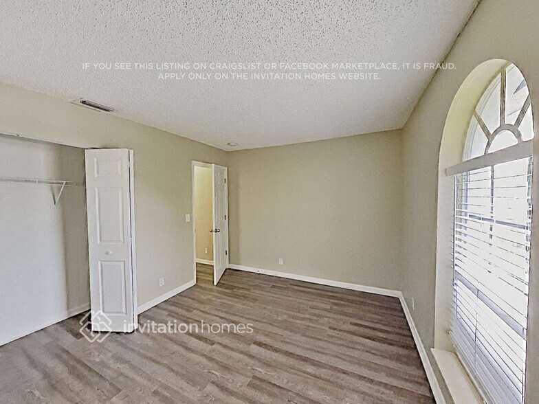 Building Photo - 8 Erwood Pl