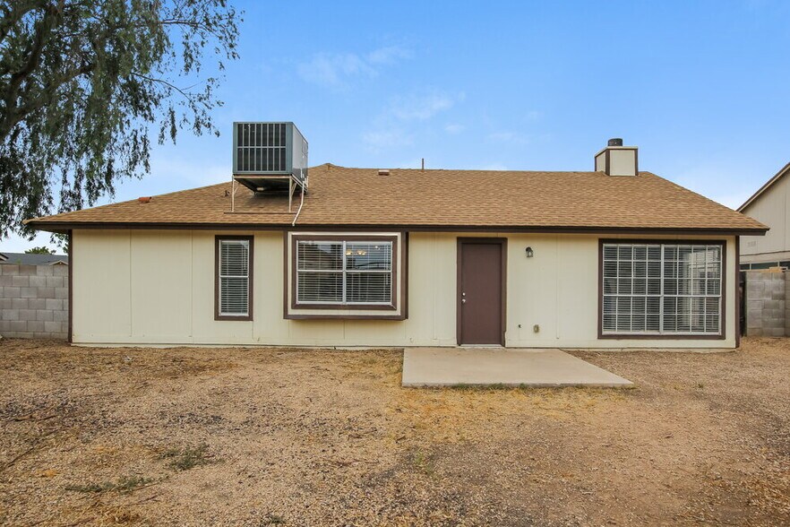Building Photo - 6529 N 74th Dr
