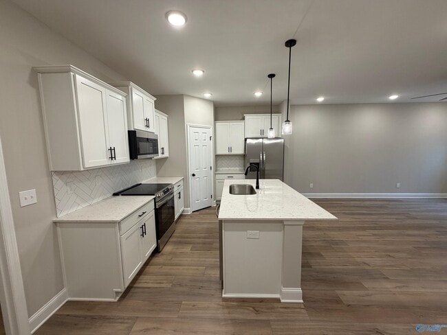 Building Photo - 433 Lando Cain Rd