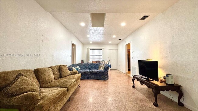 Building Photo - 2243 Calais Dr