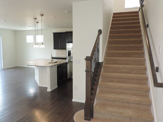 Building Photo - Sierra Ridge 4 Bedroom Home (Available Imm...