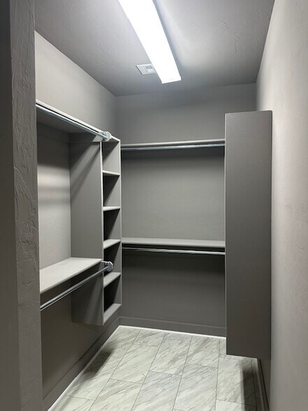 Building Photo - 17337 Sparrow Hawk Ln