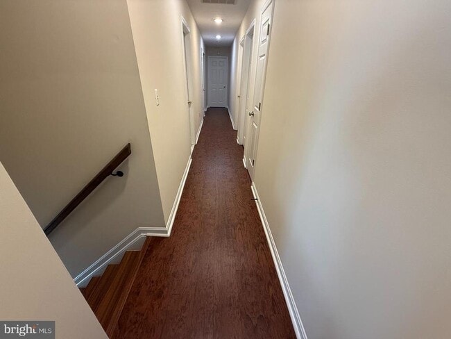 Building Photo - 101 Tarks Ln