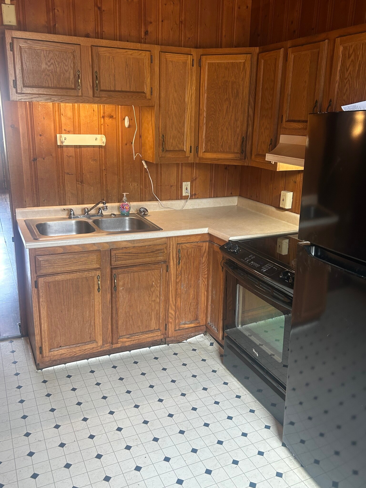 Building Photo - 277 River St