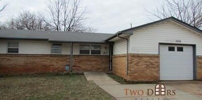 Building Photo - 6108 SE 3rd St