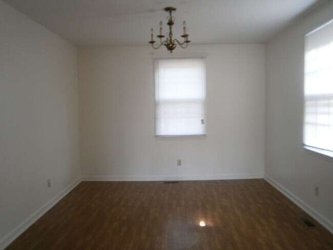 Building Photo - 112 Ramona Ave