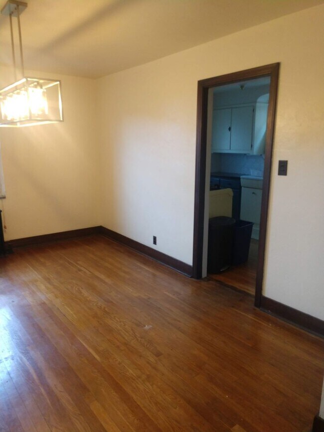 Building Photo - 239 40th St
