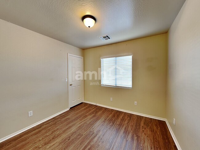 Building Photo - 22644 W Adams Dr