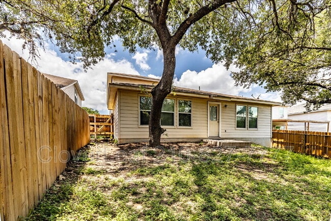Building Photo - 802 Amber Knoll