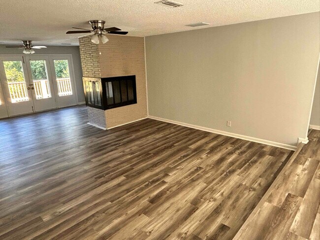 Building Photo - 1201 Old Cannons Ln