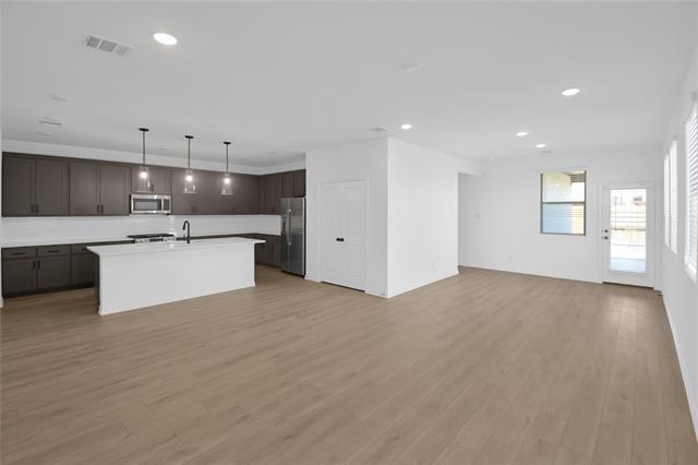 Building Photo - 14139 Gallatin St