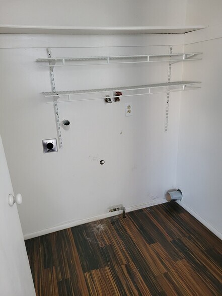 Building Photo - 8095 Twain Cir