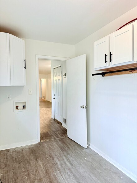 Building Photo - 3553 Pine Needle Dr SW