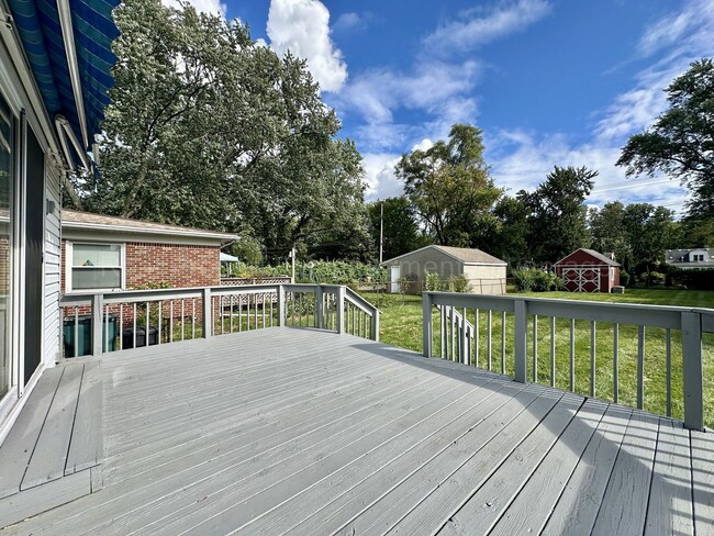 Building Photo - Spacious 4-Bedroom, 2-Bath Home in Clawson – Minutes from Downtown!