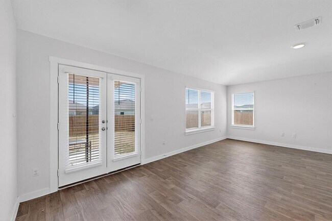 Building Photo - 322 Pedernales Ln