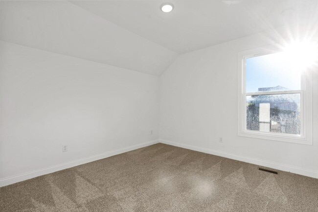 Building Photo - 929 Camden Ct