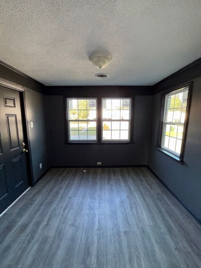 Building Photo - 1064 Brower St