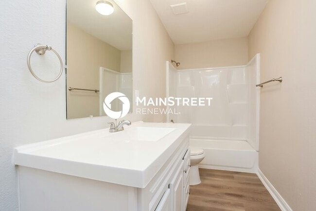 Building Photo - 4 Bedroom Pet-Friendly Home in Houston, TX with Main Street Renewal