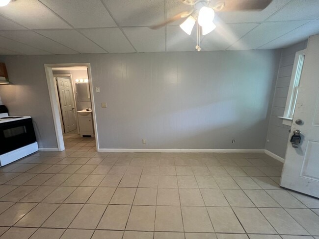 Building Photo - One bed one bath apartment in Ringgold