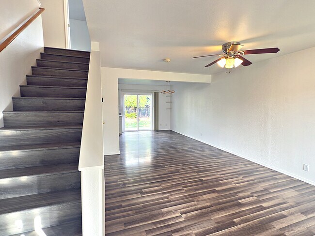 Building Photo - 6731 SE Fern Ave