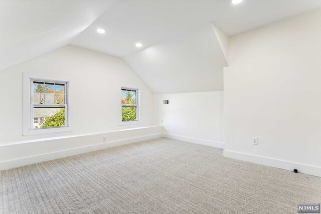 Building Photo - 648 E Broad St