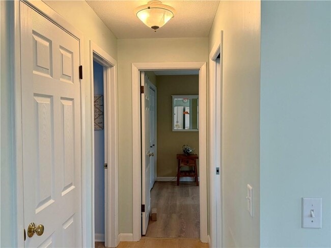 Building Photo - 7 Salt Pond Way