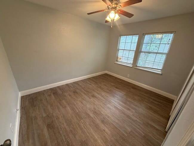 Building Photo - 3002 Shenstone Dr