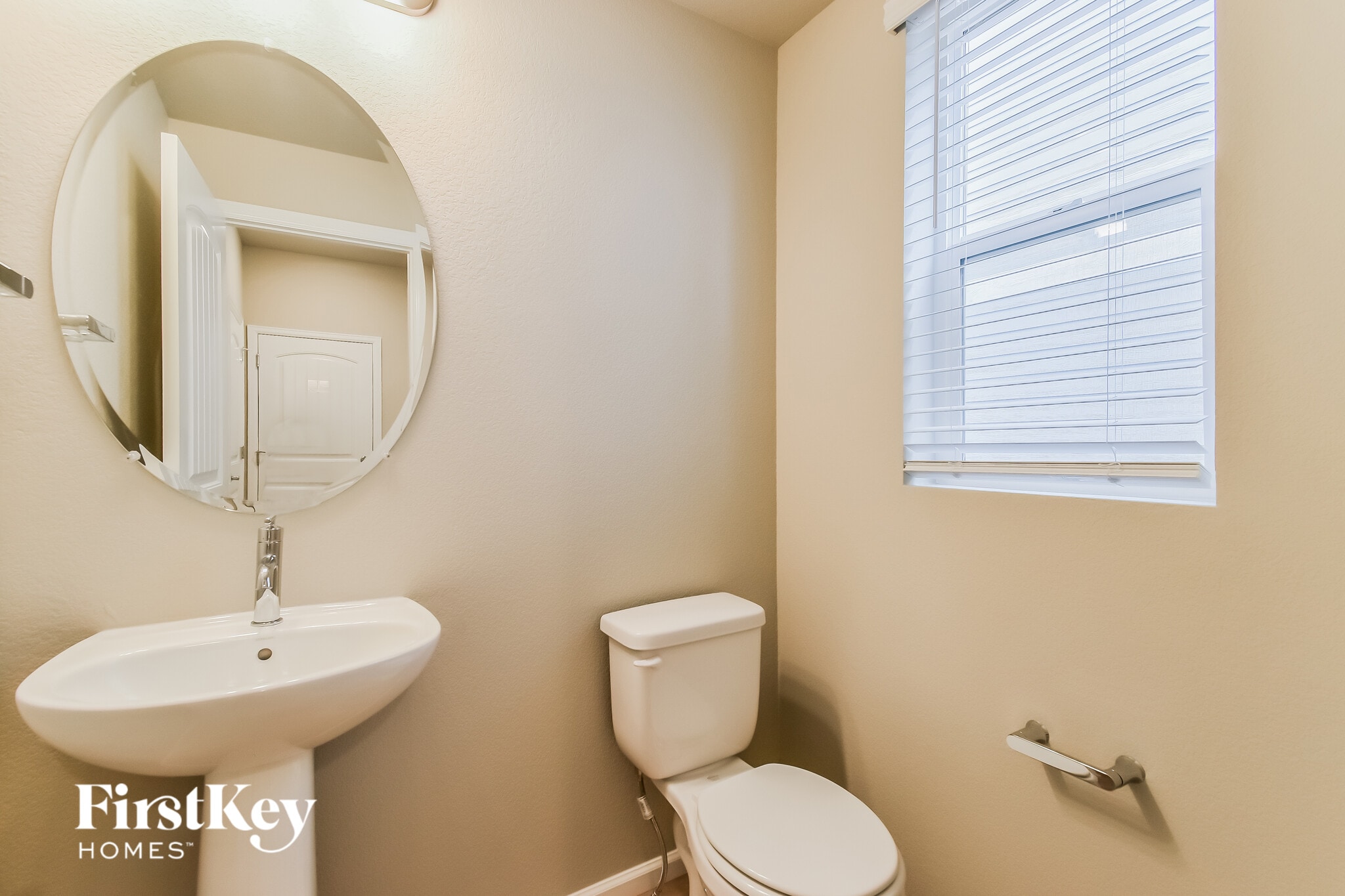 Building Photo - 11179 Murrelet Dr