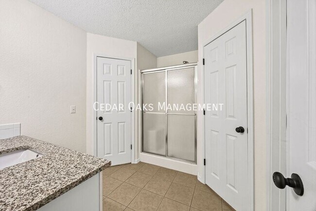 Building Photo - 1142 S Jasmine Ln