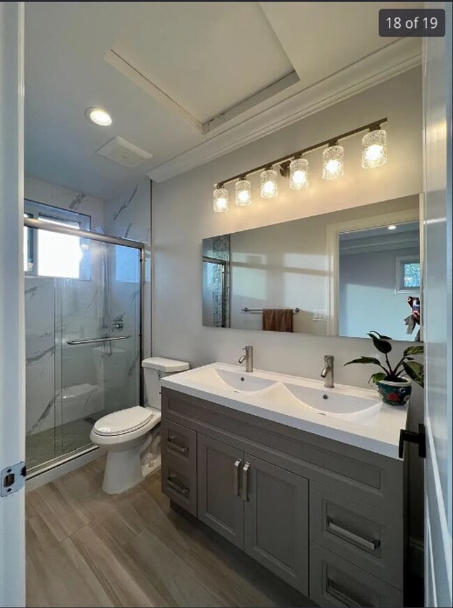 Building Photo - 661 Hampshire Ave