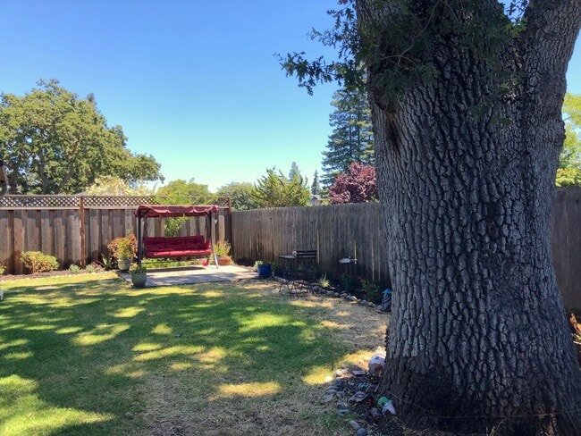 Building Photo - Charming Menlo Park Home in Picturesque Ne...