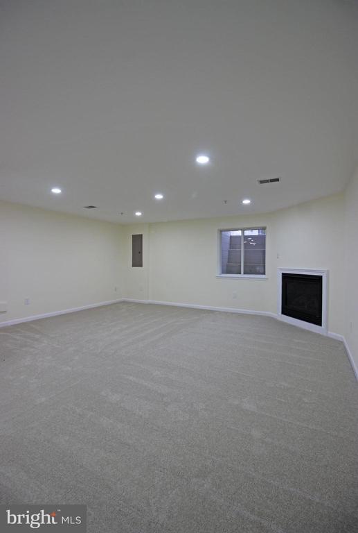 Building Photo - 3655 Islington St