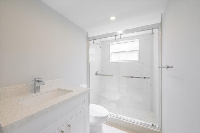 Building Photo - 633 Brittany N