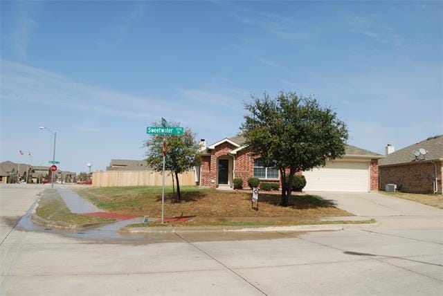Building Photo - 1232 Sweetwater Dr