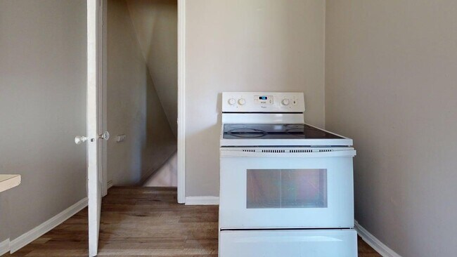 Building Photo - 1732 Spring Ave NE