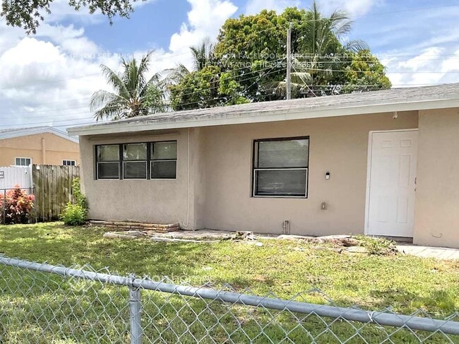 Building Photo - 4255 N Browning Dr
