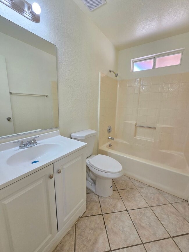 Building Photo - Beautifully Remodeled 3 Bedroom Home in California City!