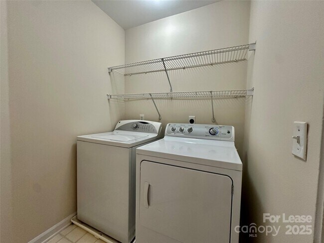 Building Photo - 126 Lake Davidson Cir