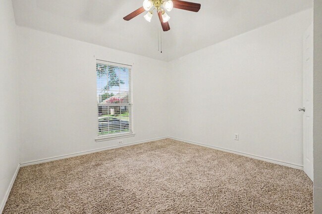 Building Photo - 1707 Briarhollow Dr