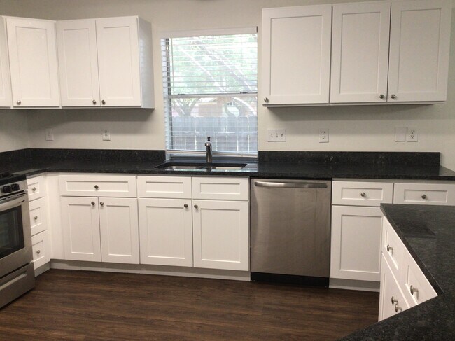 Building Photo - 16303 Mango Ridge Ct