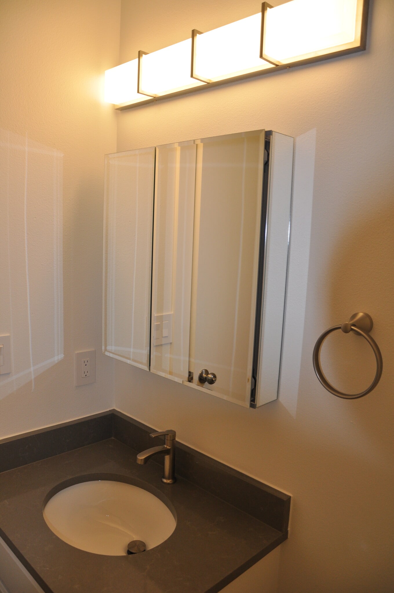 Bath 2 - 3031 Pacific St