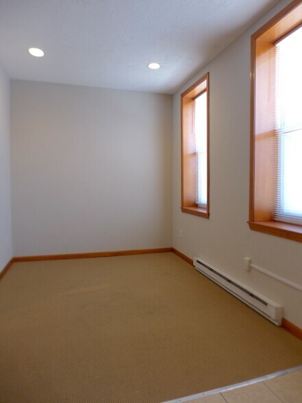 Building Photo - 79 Hudson St