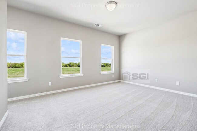 Building Photo - 209 Cedar Elm Ln