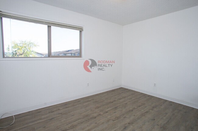 Building Photo - Clearview Village