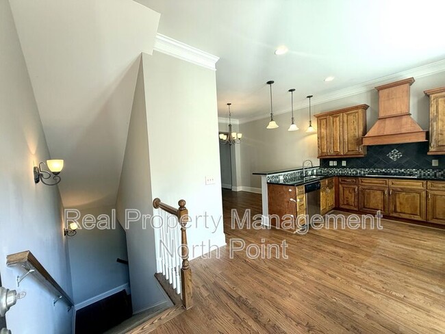 Building Photo - 3026 Eltham Pl